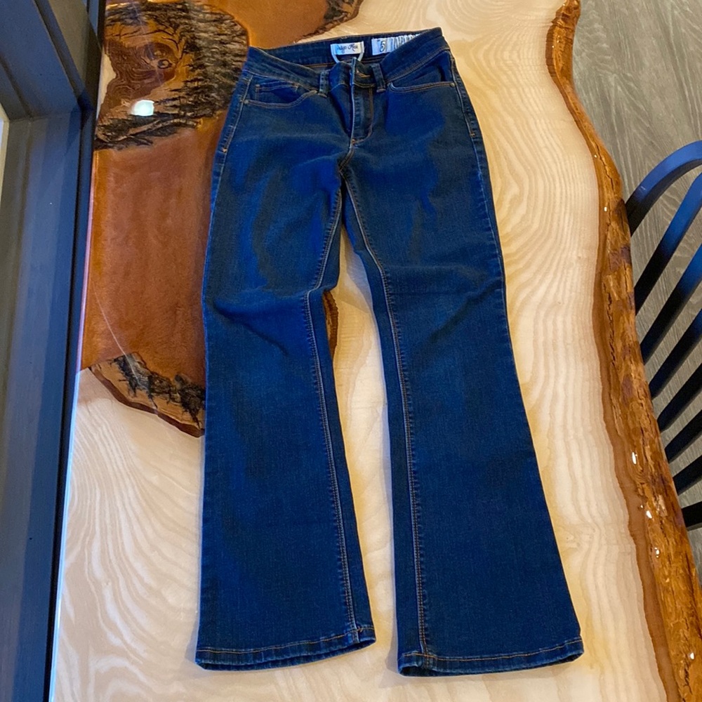 Indigo Rein Bootcut size 5 short mid rise womens